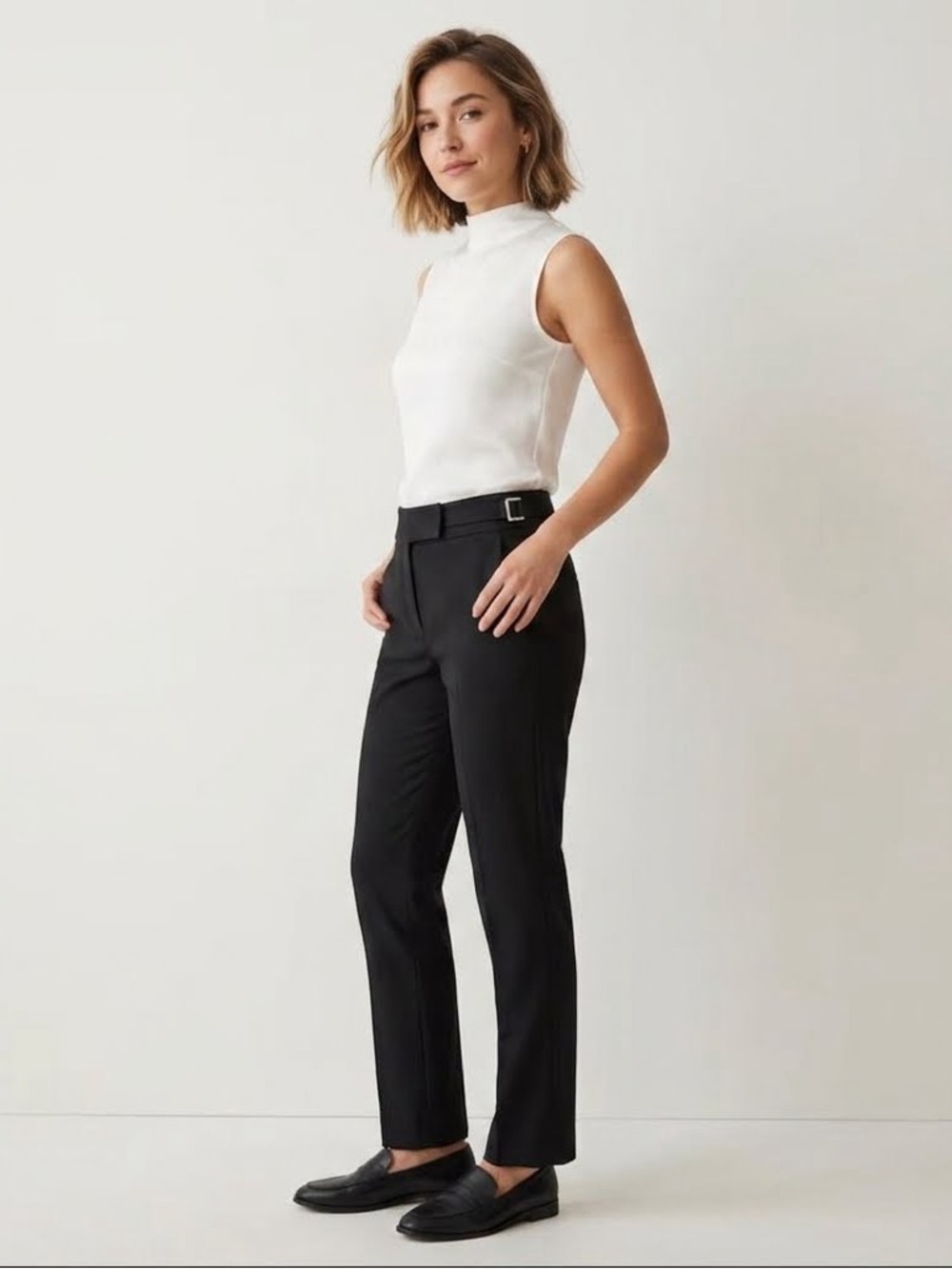 Sharagano Ladies Slacks Sz 4. Black w Silver Accents. Straight Leg.